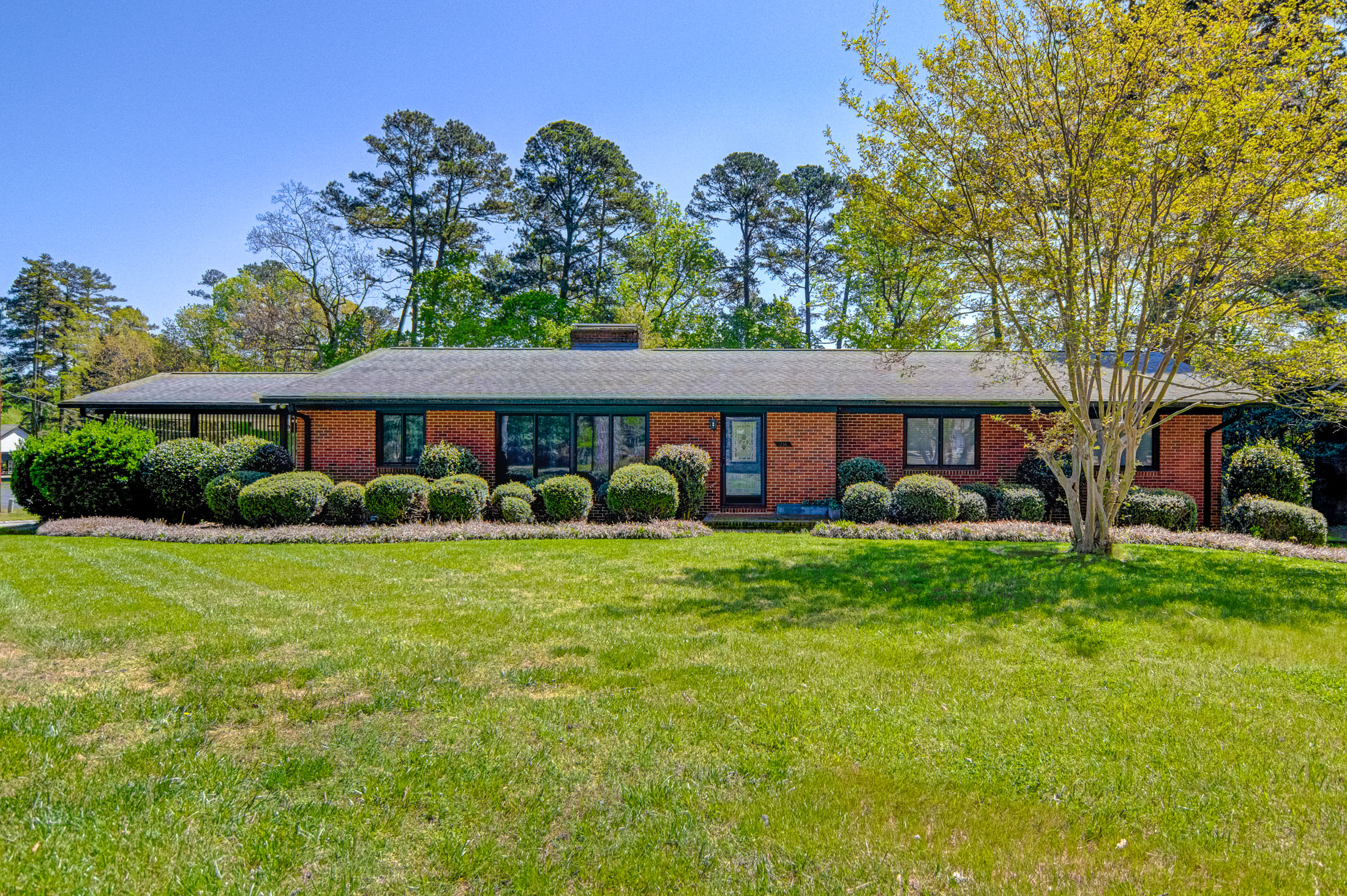 Apex Village — 216 Guilford Road, Jamestown NC